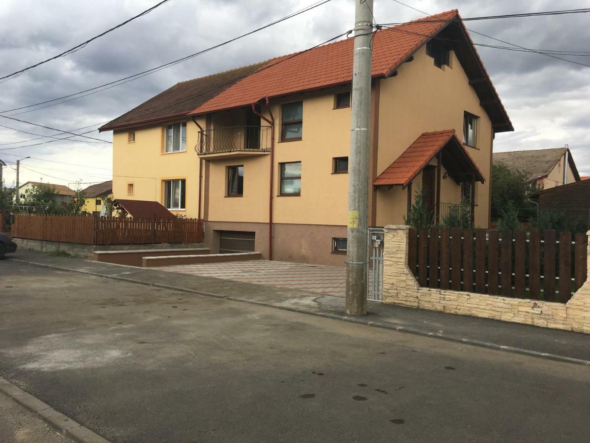 Casa In Zona Linistita, Campia Turzii别墅 外观 照片